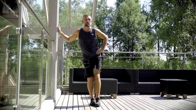 Махи ногой в сторону стоя