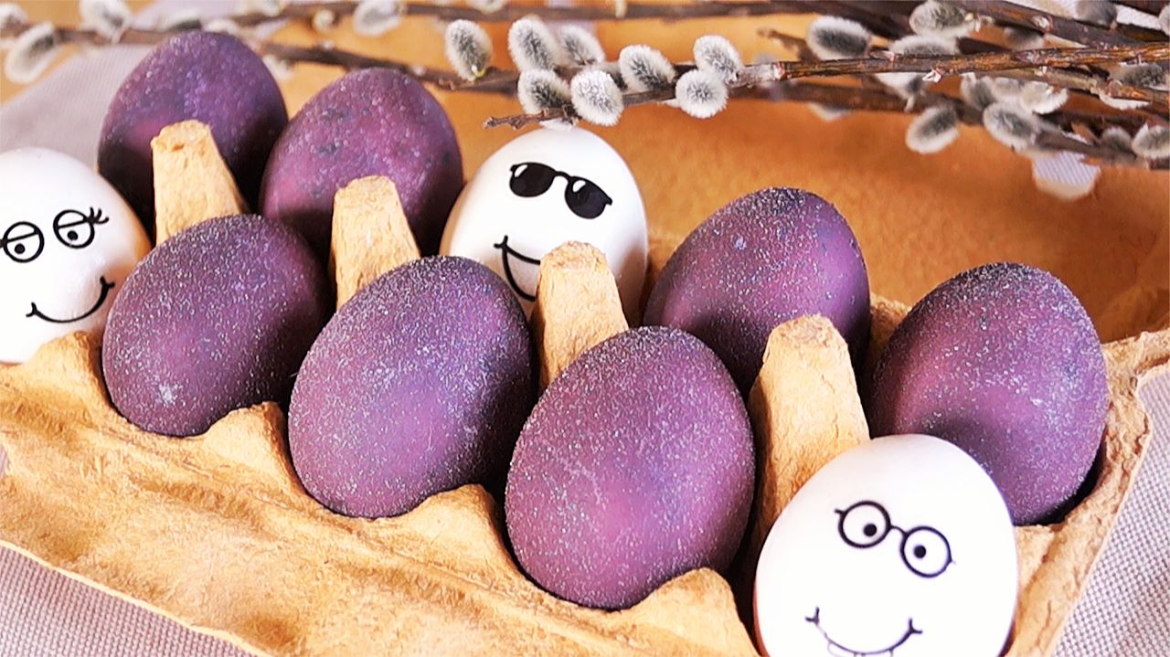 Самый ПОПУЛЯРНЫЙ СПОСОБ Покраски ЯИЦ На ПАСХУ. Как красиво покрасить яйца на ПАСХУ. Быстро и Просто