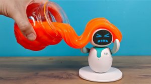 Слайм и шарики Орбиз довели робота Eilik до истерики!