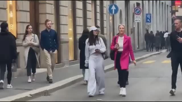 Осенний стиль Милана уличная мода
