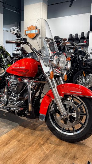 2017 HD Road King 107 ABS Laguna Orange 17K (VIN *5HD*0979)