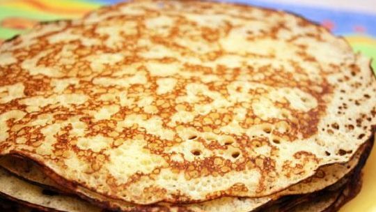 Блинчики на кислом молоке без яиц. Бюджетный рецепт.