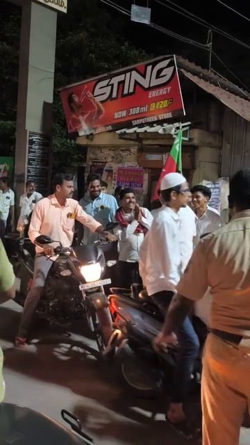 Вечер в Индии. Демонстрация единства коммунистической марксистской партии в Индии перед выборами.