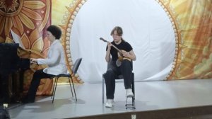 Шипицына Виринея. Пивоваровская ДШИ, 1. А.Шнитке Менуэт 2. УНП обр. Т.Грачёвой "Дождик"