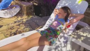 Настя Мэгги и Наоми знакомятся с профессиями [get.gt]