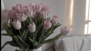 делаю причёску и свою комнату в игровую либо же эстетику🎀🍀🌹🌹🌹🌹🌹🪷🌺