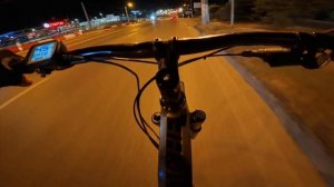 Ночью после тусы возвращаюсь с центра домой.