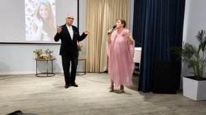 А у нас музыка и танцы😄.Зажигаем!"На теплоходе музыка играет"