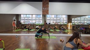 Перевернутые упражнения на тренажере Страус