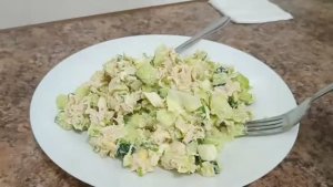 Салат из молодой капусты на Пасху.