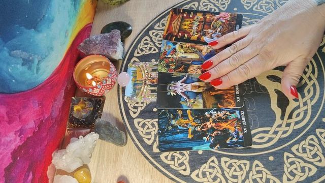 Скучает ли он по вам 💞 таро по вариантам