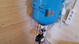 летний водопровод в ванной комнате на даче