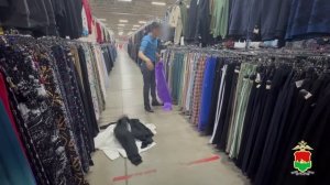 Трое мигрантов уличены в незаконном использовании чужих товарных знаков при продаже одежды в Брянске