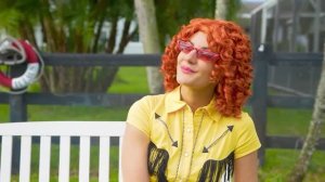 Настя помогает людям в День святого Валентина