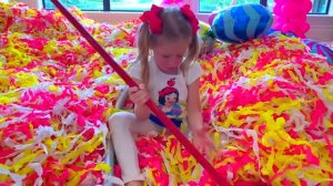 Настя меняет профессии