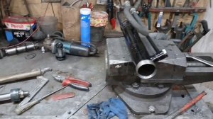 Мини погрузчик своими руками, ремонт гидроцилиндра ковша.