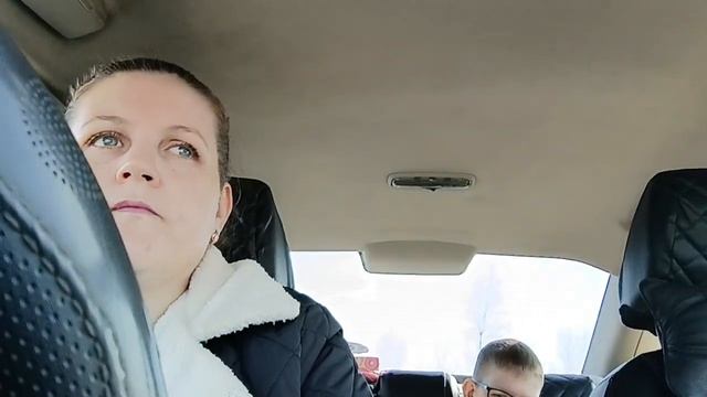 НЕБОЛЬШОЙ ВЛОГ & НАШЕ ЗНАКОМСТВО С ПЫЛЕСОСОМ 😀 И СНОВА ПИРОЖКИ 🫣