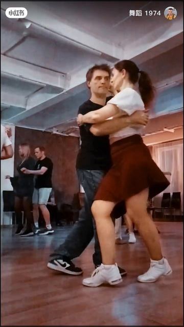 С Олей танцуем