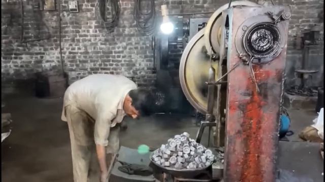 Изготовление гаек из арматуры в Пакистане