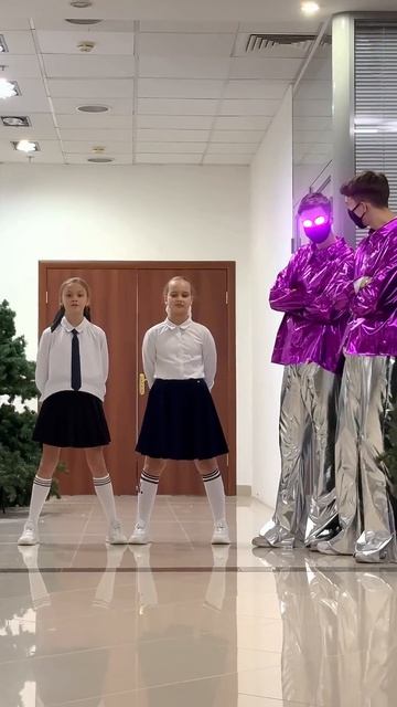 Шаффл Баттл  Boys  VS Girls  WHO WIN ?  NEON BATTLE
