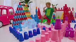 Крис и пластиковые стаканчики