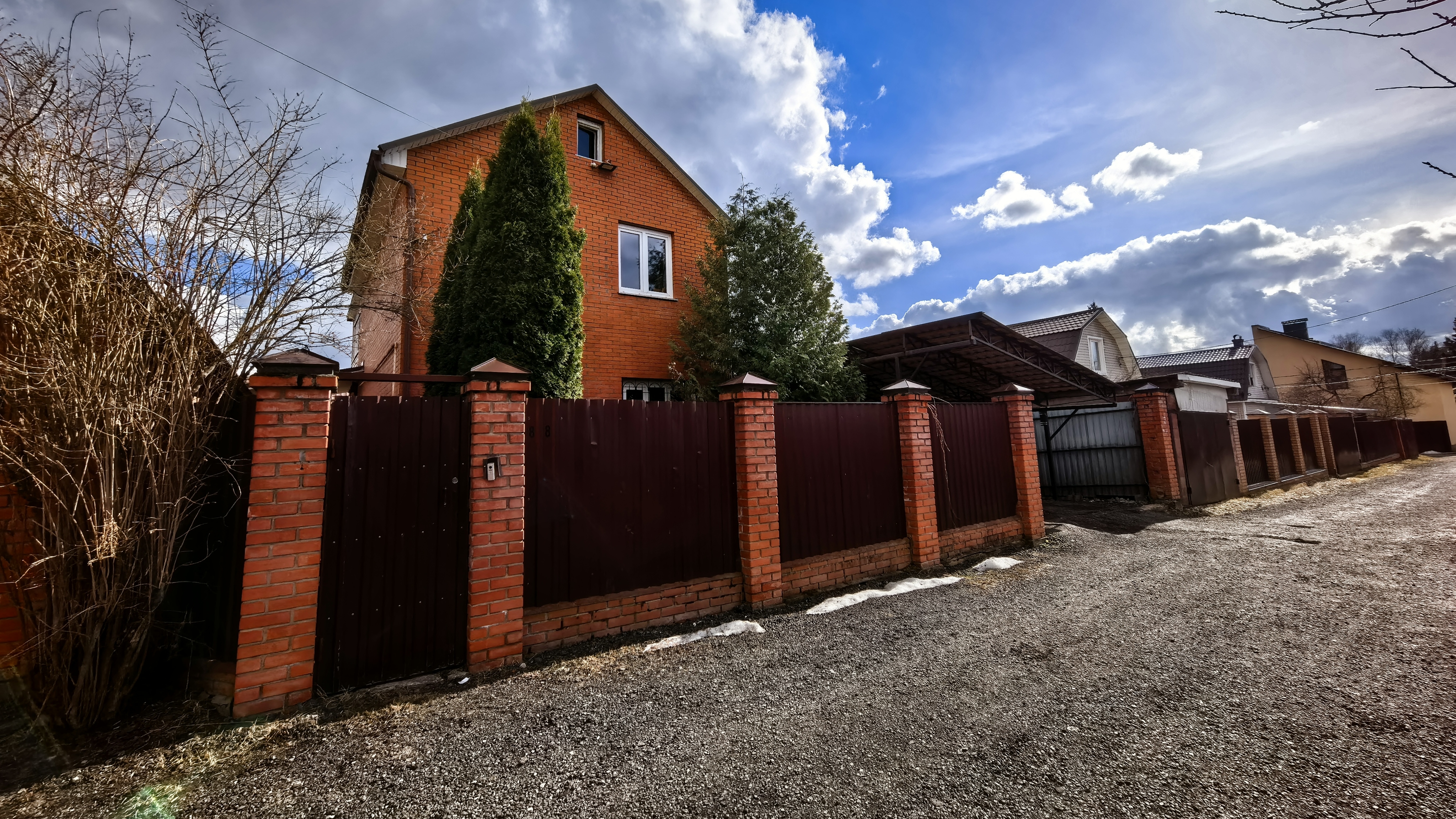 дом 120 м кв 2008 г постройки ,газ