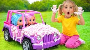 Алиса открывает автомойку и получает НОВУЮ игрушечную машинку! Забавные истории для детей