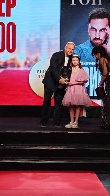 Проект Diamond Code by IQDiamonds был награжден в номинации “Эмоциональная инновация года”.