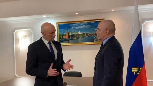 Президент РФ В. Путин наградил ректора ЮОГУ В. Тедеева медалью Пушкина