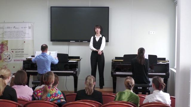 Николаева Елена