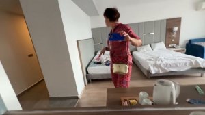 КОРОЛЕВА ОТЕЛЯУ ВСЕХ СВОЯ ЦЕНА