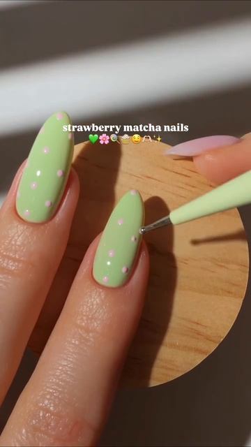 Как сделать маникюр «Клубничная матча»