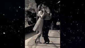 ОТ ПЕСНИ ДО СИХ ПОР БРОСАЕТ В ДРОЖЬ