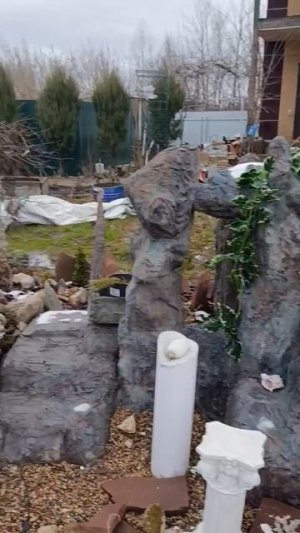 Сад у МКАД-Скалы на садовом участке в Подмосковье. Скалка