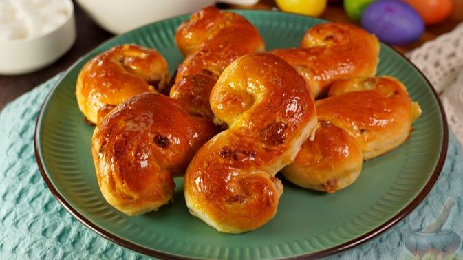 БУЛОЧКИ С МЕДОВО-ЛИМОННОЙ ГЛАЗУРЬЮ