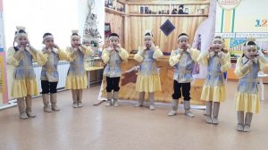 ансамбль хомусистов «Дьүрүскэн» подготовительная группа «Күн сардаҥата»