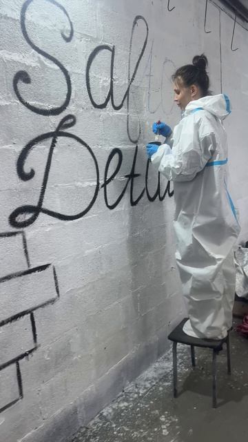 Пересунут на стенах 🤣