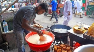 подборка снеков из фритюра. уличная еда