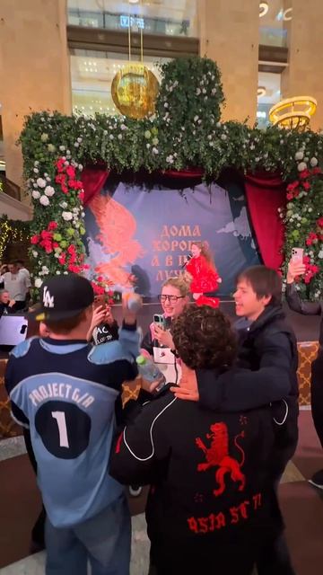 Звезды зажгли под Сашу Клубнику ! shorts