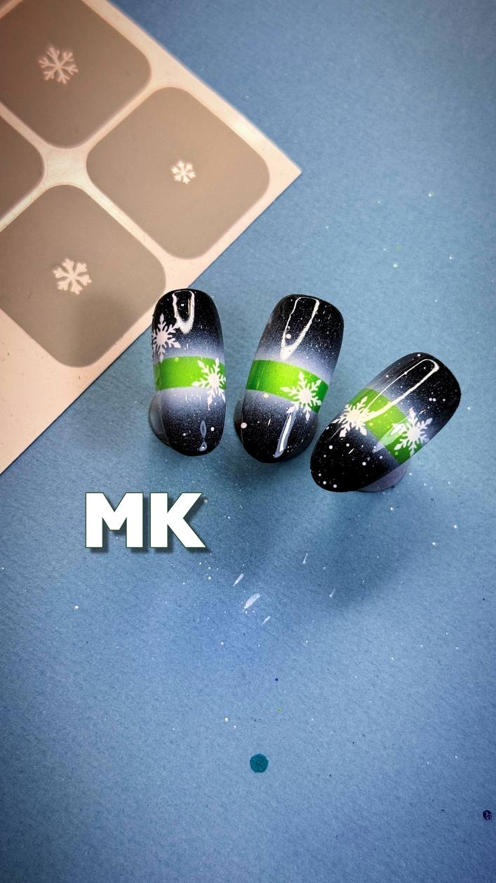 Новогодний дизайн аэрографом