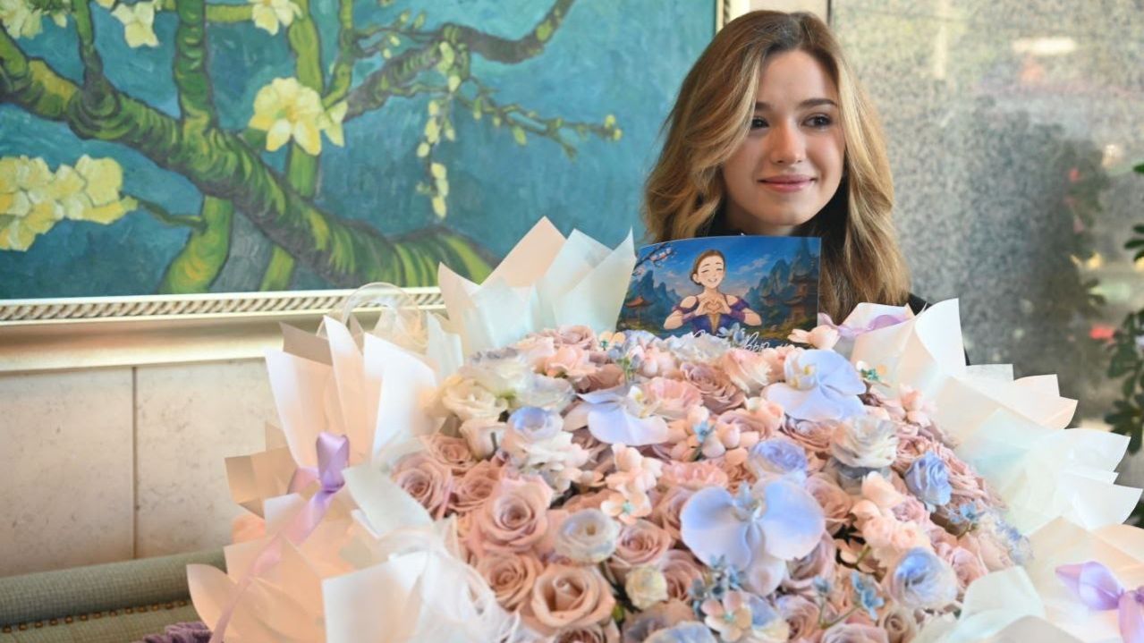 Камила Валиева и её образ. Скульптура Овечкина из зефира.