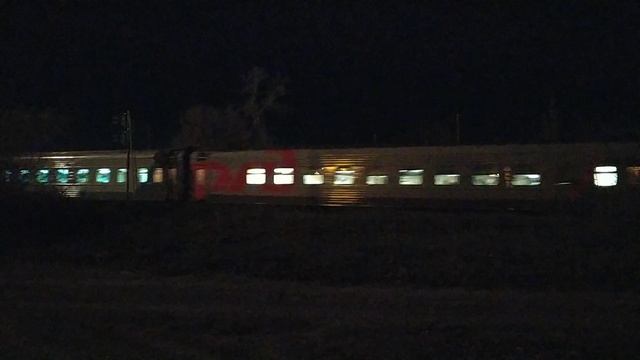 VID - 20251113. mp4.
ТЭП70 - 0337 с пассажирским поездом.