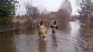 Сложная паводковая обстановка сразу в нескольких российских регионах.