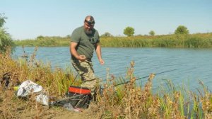 РЕЧКА ШИРИНА 15 МЕТРОВ А ЗАБИТА КРУПНОЙ РЫБОЙ НЕЗАБЫВАЕМАЯ РЫБАЛКА НА ПОПЛАВОК!