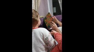 Девочки изучают овощи с папой!