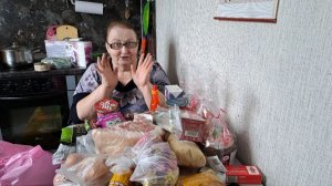 Каких красивых куличей я настряпала... все утро трудилась, стоя в магазинах...