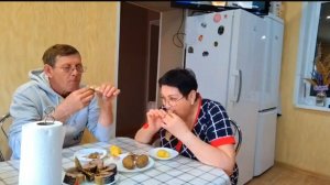 ЖИЗНЬ В СЕЛЕ:УТРО С ВАМИ/СЬЕЗДИЛИ КУПИЛИ СКУМБРИЮ НА ОБЕД