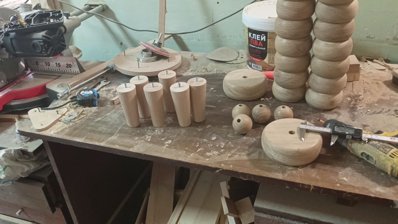 Выживаем на подножном корме и разовых заказах.