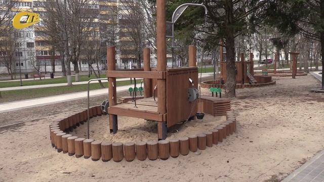 ПОВРЕЖДЕННЫЕ МАЛЫЕ АРХИТЕКТУРНЫЕ ФОРМЫ НА АЛЛЕЕ СЕМЬИ ЖЕЛЕЗНОГОРСКА БУДУТ ВОССТАНОВЛЕНЫ