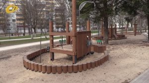 ПОВРЕЖДЕННЫЕ МАЛЫЕ АРХИТЕКТУРНЫЕ ФОРМЫ НА АЛЛЕЕ СЕМЬИ ЖЕЛЕЗНОГОРСКА БУДУТ ВОССТАНОВЛЕНЫ